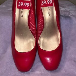 💝👠💝2 for $35💝👠💝  
Women’s Red Heels Sz 8